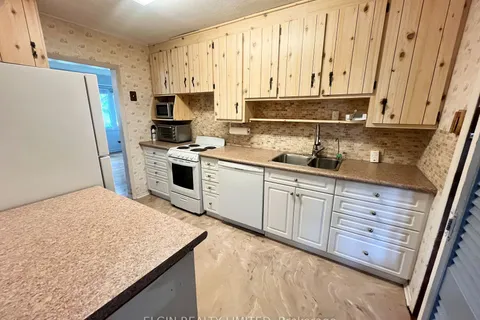 20 Parkside Dr, St. Thomas, ON N5R 3T9