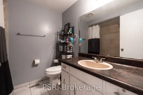 136 Guildwood Dr, Hamilton, ON L9C 6S5