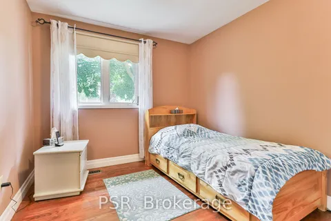 16 Colmar Pl, Hamilton, ON L9H 4K9