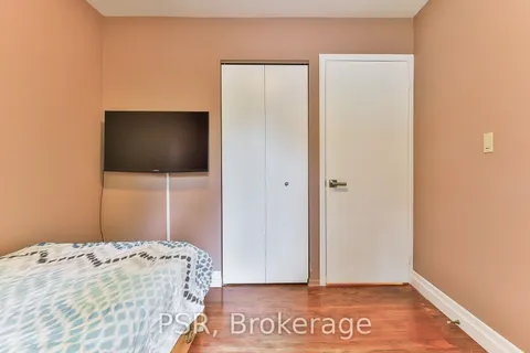 16 Colmar Pl, Hamilton, ON L9H 4K9