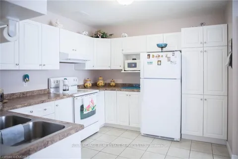 1111 Cannon St, Hamilton, ON L8L 2J5