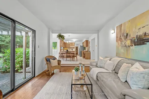 125 Chatterson Dr, Hamilton, ON L9G 1B6