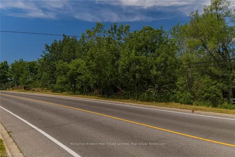 790 KING St, Gananoque, ON K7G 2H5