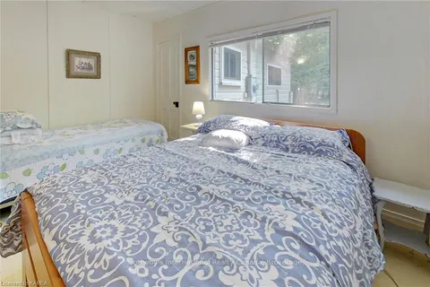 1 PITCH PINE, South Frontenac, ON K0H 1H0