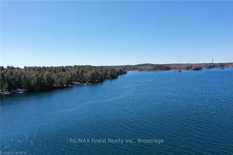 B CLUB ISLAND N/A, ON K0E 1V0