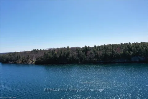 B CLUB ISLAND N/A, ON K0E 1V0