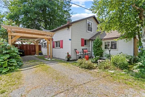 15 STURTIVANS Lane, ON K7G 2V4