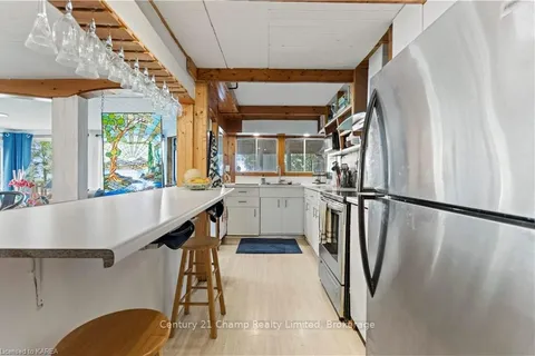 15 STURTIVANS Lane, ON K7G 2V4