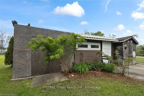 5567 BATH Rd, Loyalist, ON K0H 1G0