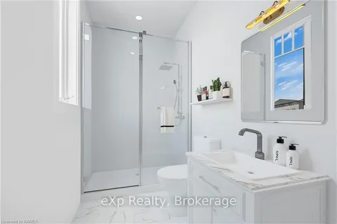 113 CREIGHTON Dr, Loyalist, ON K0H 2H0