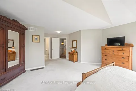 941 MALVERN Terr, Kingston, ON K7P 2Y6