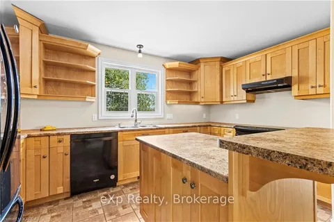 435 COUNTY 6 Rd, Loyalist, ON K0H 1G0