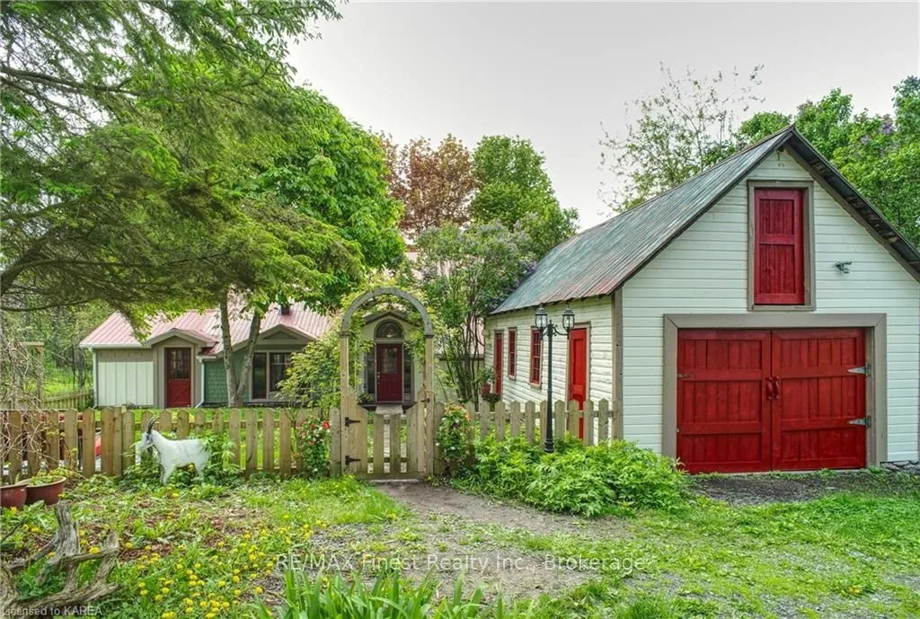 14005 FRONT Rd, Loyalist, ON K0H 2S0