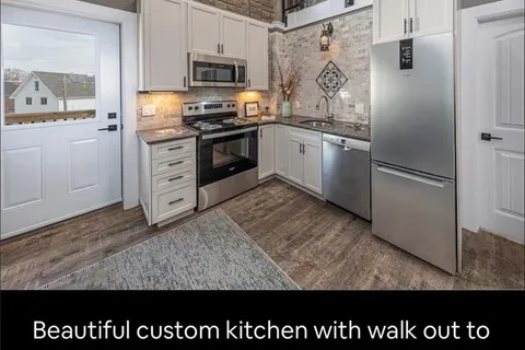 45 CHESTNUT St, Kingston, ON K7K 3X4