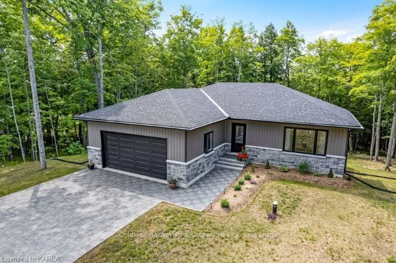 195 MAPLE St, Lanark Highlands, ON K0G 1K0