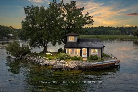 1A ISLA BATEAU, Kingston, ON K7L 4V1