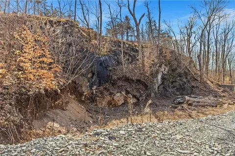 6 CRANBERRY COVE Lane, South Frontenac, ON K0H 2N0