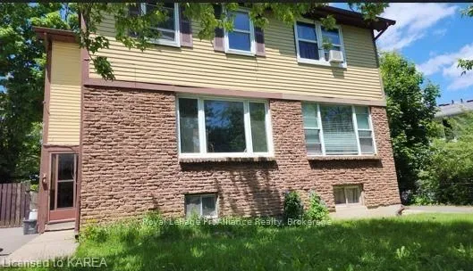 10 CALDERWOOD Dr, Kingston, ON K7M 6K7