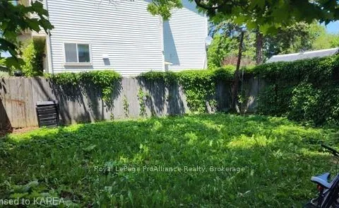 10 CALDERWOOD Dr, Kingston, ON K7M 6K7