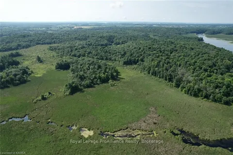 220 BRADLEY Lane, Leeds and the Thousand Islands, ON K0E 1L0