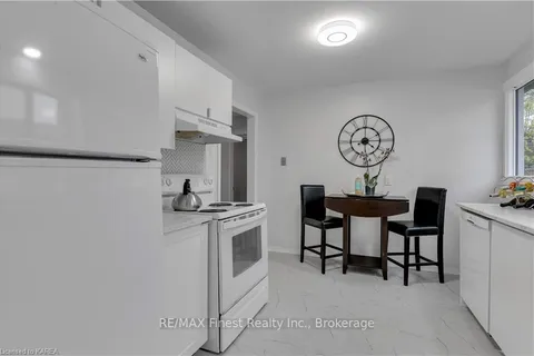 952 OLD COLONY Rd, Kingston, ON K7P 1J7