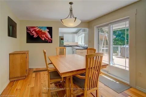 2 OLD MOUNTAIN Rd, Rideau Lakes, ON K0G 1X0