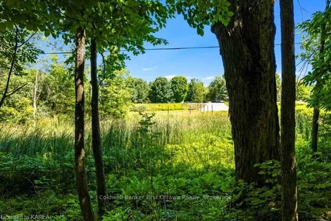 2561 RIDEAU FERRY Rd, Drummond/North Elmsley, ON K7H 0G5