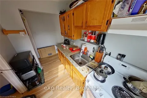 307 DIVISION St, Kingston, ON K7K 3Z7