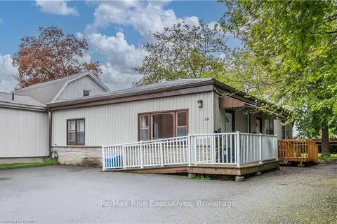 89 DUNDAS St, Greater Napanee, ON K7R 1Z7