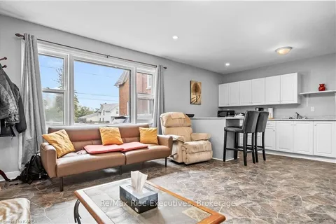 89 DUNDAS St, Greater Napanee, ON K7R 1Z7