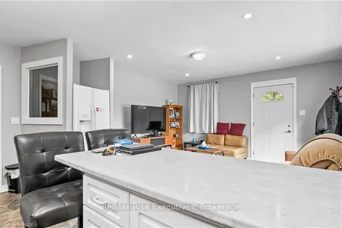 89 DUNDAS St, Greater Napanee, ON K7R 1Z7