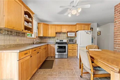 4822 BATTERSEA Rd, South Frontenac, ON K0H 1H0