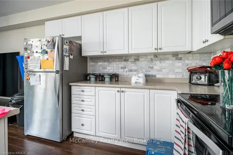 66 AMY LYNN Dr, Loyalist, ON K7N 0B2