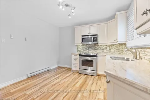 409 REGENT St, Kingston, ON K7K 5P8