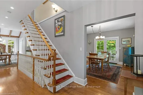 222 GREENBAY Rd, Kingston, ON K7K 7C4