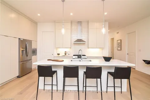 3318 WEINBRENNER Rd, Niagara Falls, ON L2G 3S2