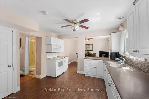 286 YORK St, Kingston, ON K7K 1R6