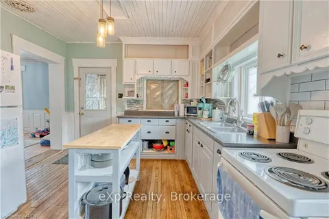 10933 ROAD 38, Central Frontenac, ON K0H 2K0