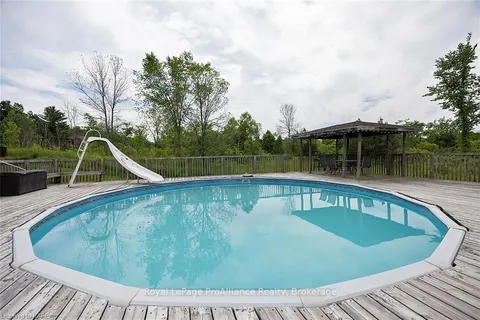 500 DEERVIEW Dr, Kingston, ON K7L 5H6