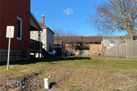 281 NIAGARA St, Welland, ON L3C 1K5