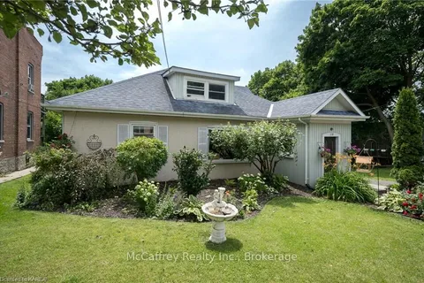 332 MAIN St, Deseronto, ON K0K 1X0