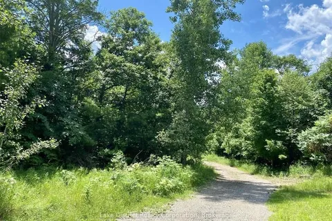 1084 AIRPORT Way, Central Frontenac, ON K0H 1B0