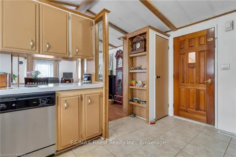 7 CEDAR St, Greater Napanee, ON K7R 3L1