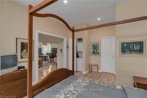 3993 CHURCH St, South Frontenac, ON K0H 1V0