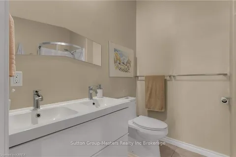 3993 CHURCH St, South Frontenac, ON K0H 1V0