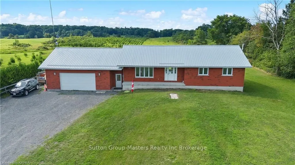 523 COUNTY ROAD 2, Leeds and the Thousand Islands, ON K7G 2V4