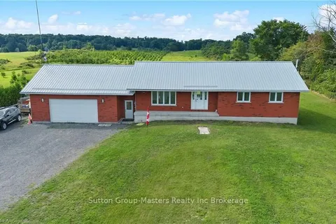 523 COUNTY ROAD 2, Leeds and the Thousand Islands, ON K7G 2V4