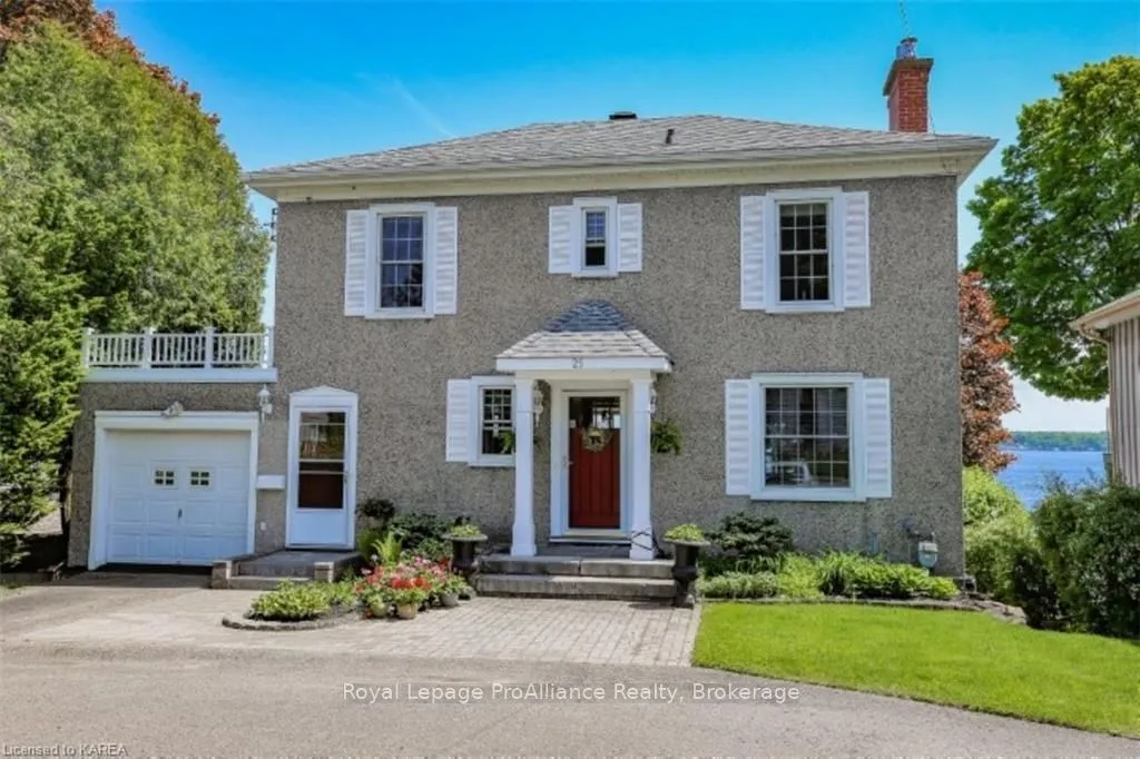 25 JESSIE St, Brockville, ON K6V 3M6