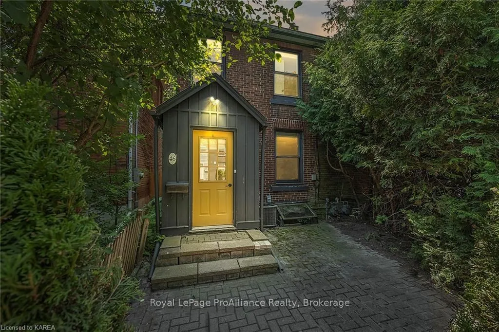 46 ORDNANCE St, Kingston, ON K7K 1G4