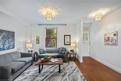 46 ORDNANCE St, Kingston, ON K7K 1G4